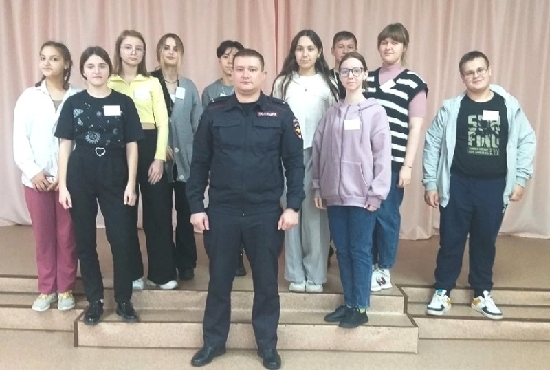 В Увельском прошла встреча с представителями молодежных общественных формирований