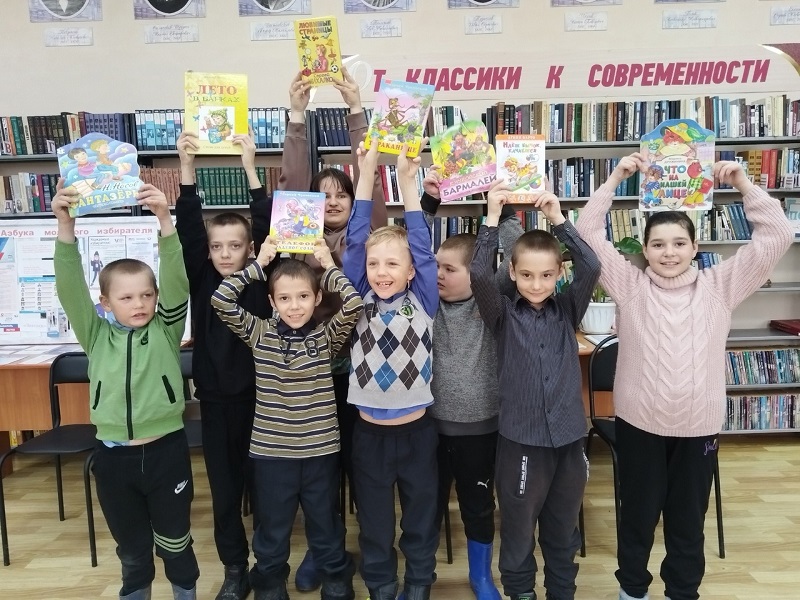 Юные петровцы встречали «Паровоз стихов веселых» 
