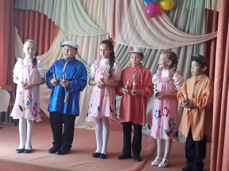 В дуванкульской школе презентовали проект «Куклы»