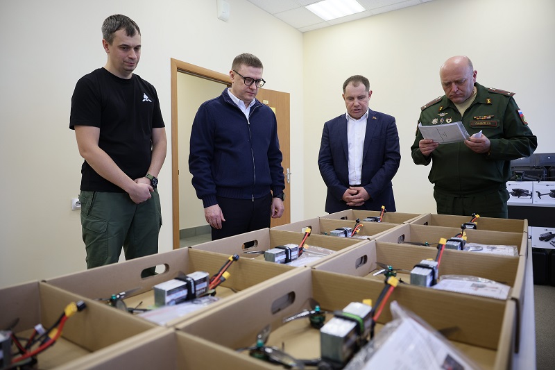 Алексей Текслер передал партию технического оборудования для военнослужащих 90-й танковой дивизии