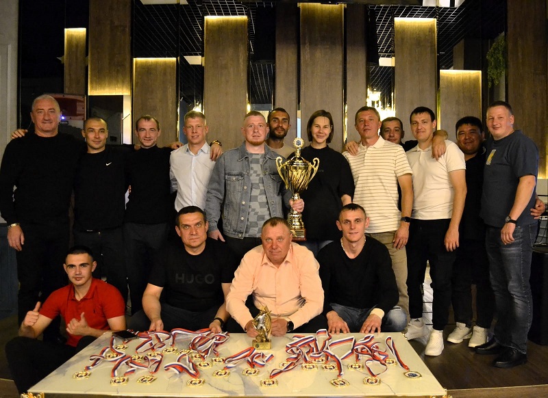 Футбольный сезон завершен триумфом