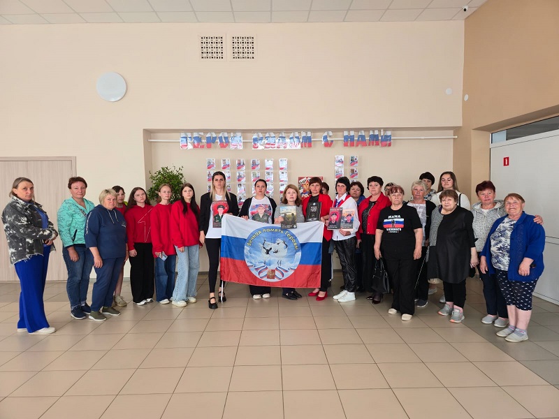 В Увельском презентовали книги о героях современности
