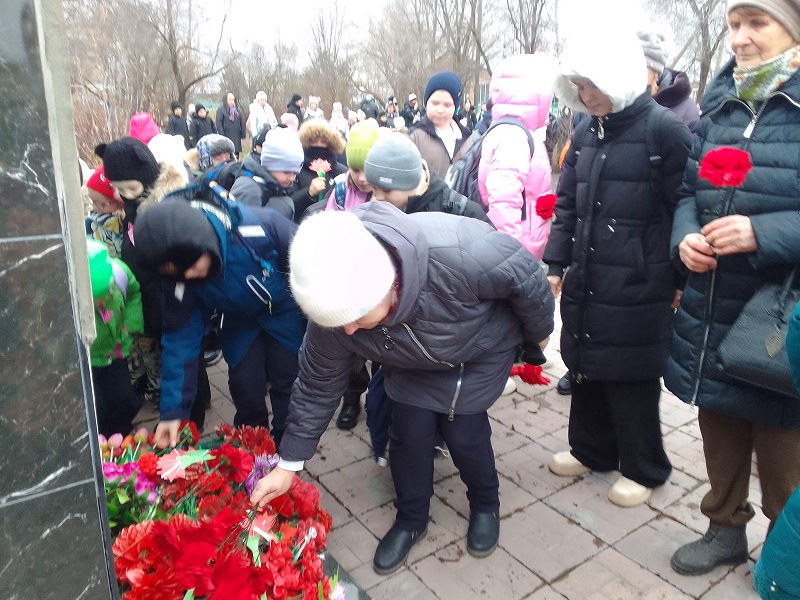 В Хомутинино прошел патриотический митинг
