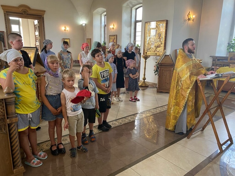 В Красносельском храме завершился трёхдневный детский православный слёт