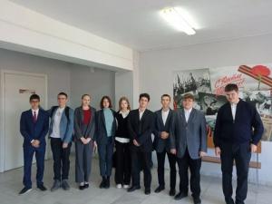 Увельские школьники представили стильные образы школьной формы