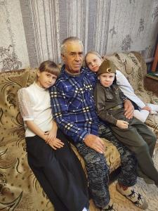 «Вместе с папой»: чему учат нас отцы