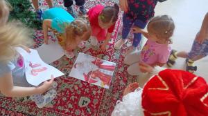 У маленьких хомутиницев побывал новогодний волшебник