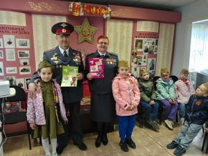 Увельские малыши поздравили ветеранов с Днем Победы