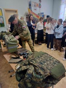 Нагорнецам представили выставку учебного оружия