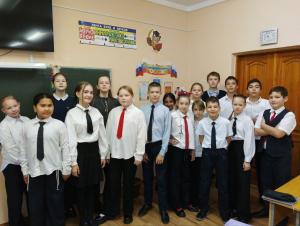 Увельские школьники представили стильные образы школьной формы