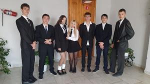 Увельские школьники представили стильные образы школьной формы