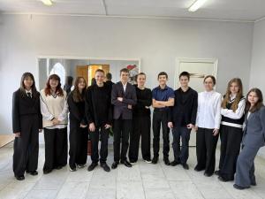 Увельские школьники представили стильные образы школьной формы