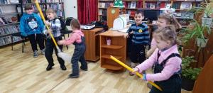 Петровские малыши осваивали сказочные развлечения