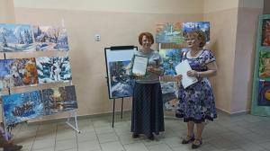 В Каменском к дню матери открылась картинная выставка