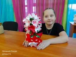 Нагорнеские мамы получили цветочные подарки