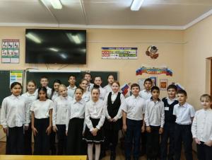 Увельские школьники представили стильные образы школьной формы