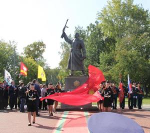 На Южном Урале открыли памятник Солдату-Победителю