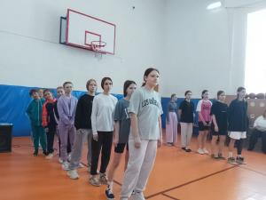 Березовские «Ромашки» и «Незабудки» снарядили юных модниц 