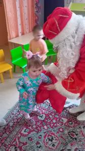 У маленьких хомутиницев побывал новогодний волшебник