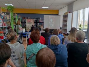 В Увельском презентовали книги о героях современности