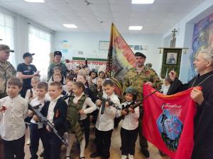 Нагорнецам представили выставку учебного оружия