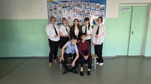 Увельские школьники представили стильные образы школьной формы