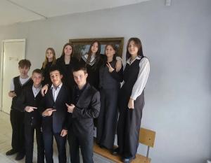 Увельские школьники представили стильные образы школьной формы