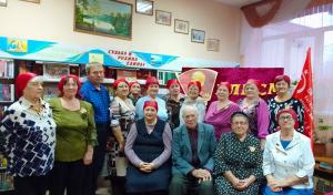 Хомутининцы-комсомольцы провели встречу за круглым столом