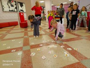 Нагорненские малыши «вслепую» распознали овощи и фрукты 