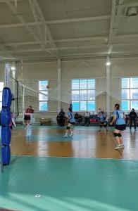Соревнования по волейболу среди девушек