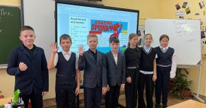 Увельские школьники представили стильные образы школьной формы