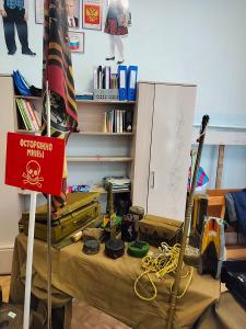 Нагорнецам представили выставку учебного оружия