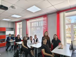 Увельские школьники представили стильные образы школьной формы