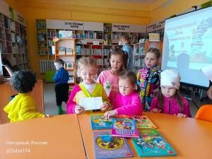 Нагорненские малыши отыскали сундучок со сладостями