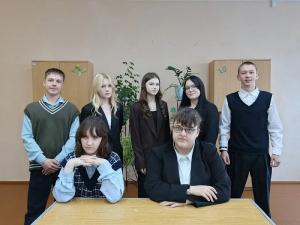 Увельские школьники представили стильные образы школьной формы