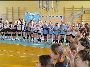 Соревнования по волейболу среди девушек