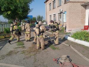 Учения пожарно-спасательного отряда прошли в детском саду 