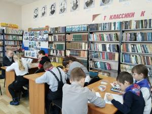 Бойцы СВО из Увельского получат детские открытки