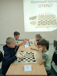 В Каменском дню отца посвятили шахматно-шашечный турнир