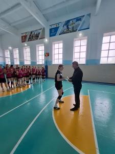 И вновь волейболистки…