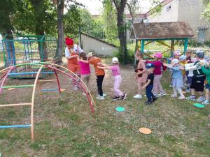 Как хомутиницы проводят лето с пользой