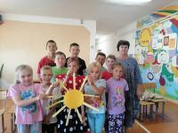 Петровские школьники сделали Солнце Дружбы