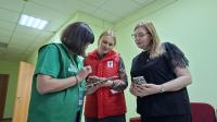 Волонтеры помогают жителям района проголосовать за объекты благоустройства 